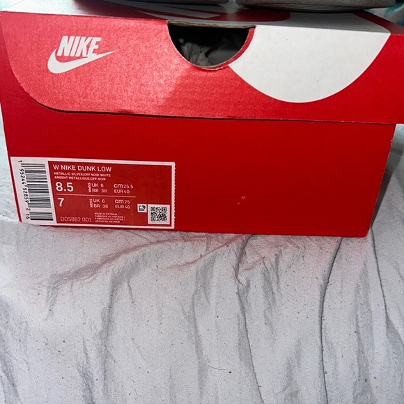 Nike Metallic Black/White Dunks - Picture 6 of 6